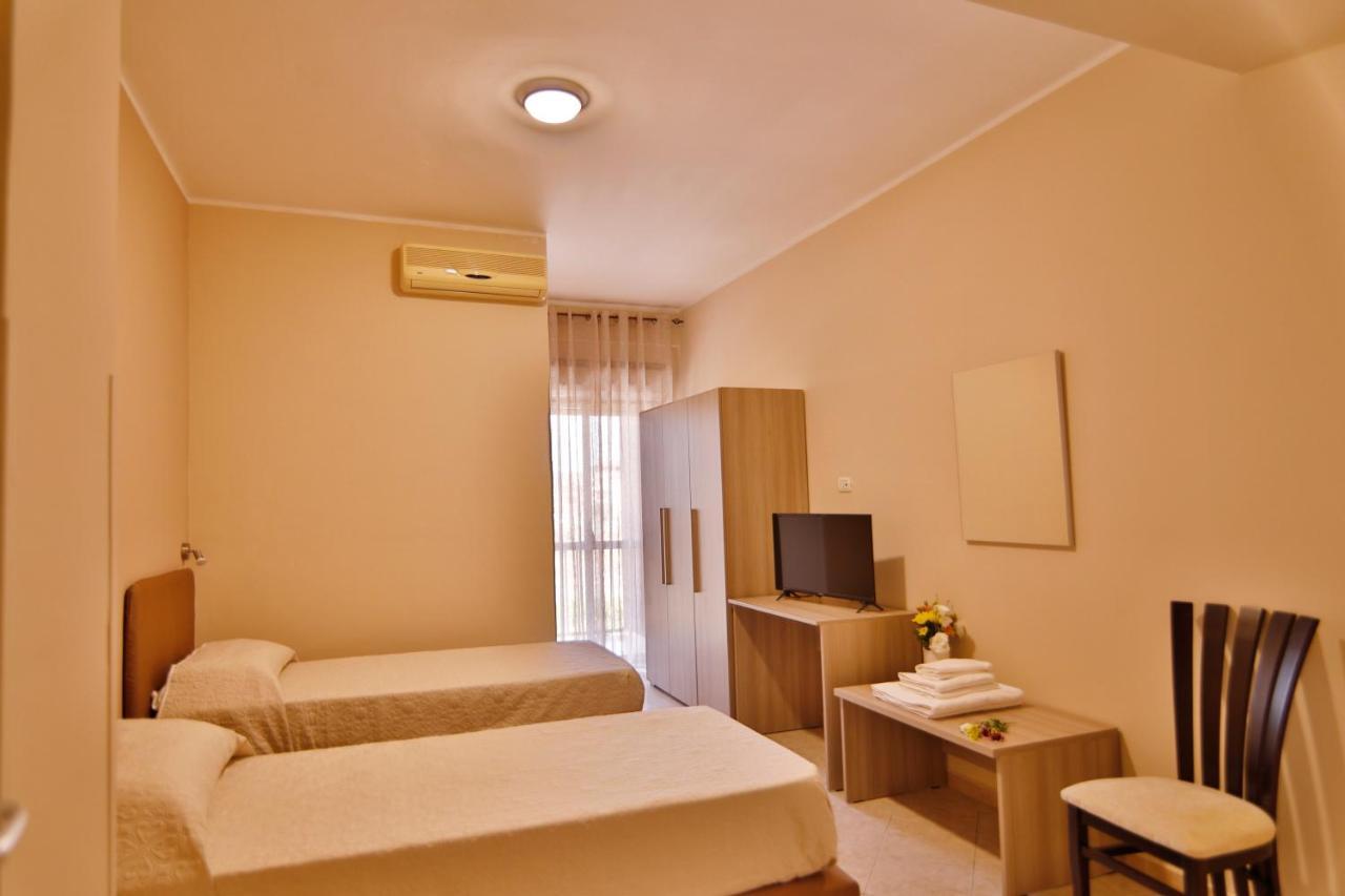 Ghotel Sellia Marina Esterno foto
